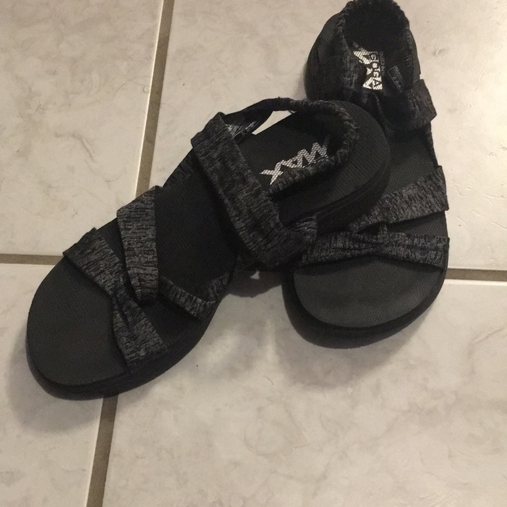 Sketchers sandals size 7